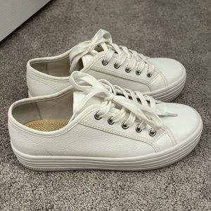 Steve Madden Bobbi30 white platform sneakers